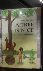 LLATLE RED PICTURE BOOK SET